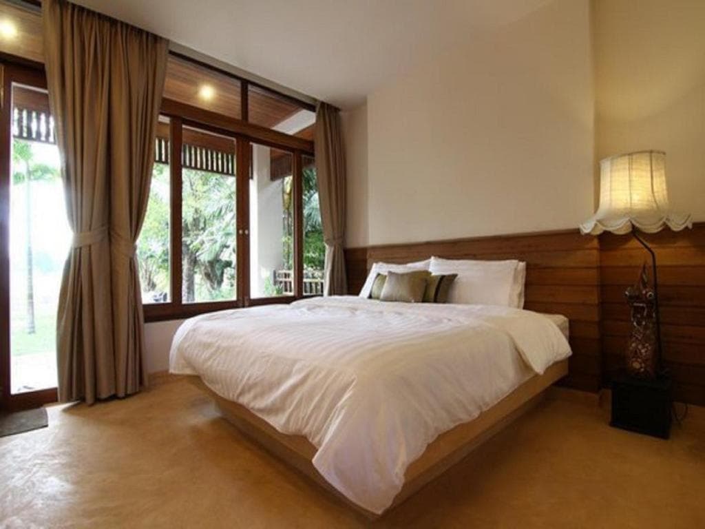 Ground Floor Canal View Room